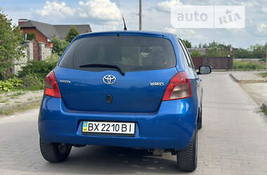 Хэтчбек Toyota Yaris 2006 в Ровно