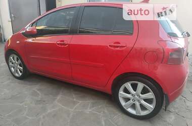 Хетчбек Toyota Yaris 2008 в Дніпрі