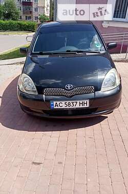 Хэтчбек Toyota Yaris 2001 в Владимир-Волынском