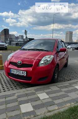 Хэтчбек Toyota Yaris 2009 в Киеве