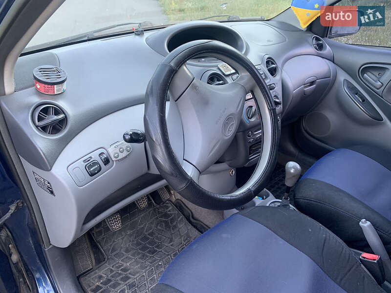 Хэтчбек Toyota Yaris 2002 в Житомире