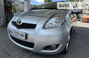 Хэтчбек Toyota Yaris 2010 в Одессе