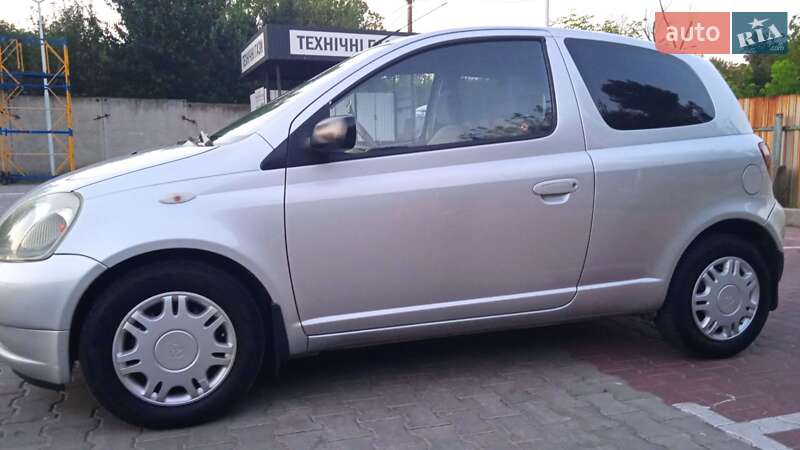 Хэтчбек Toyota Yaris 2000 в Виннице