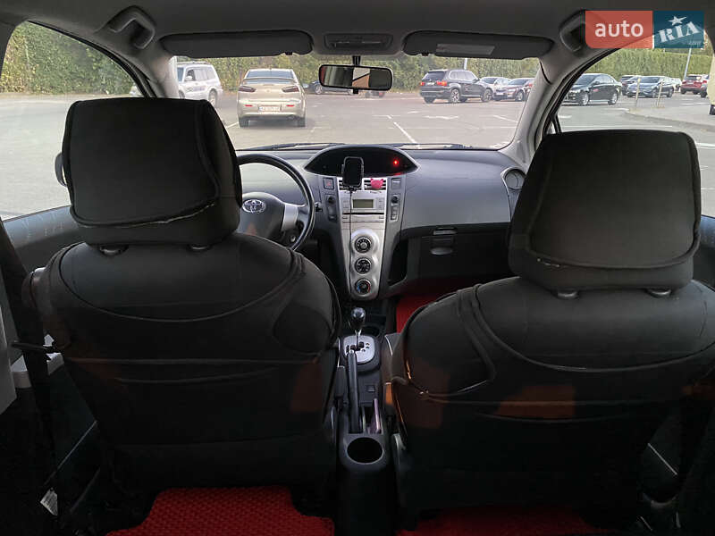 Хетчбек Toyota Yaris 2008 в Києві