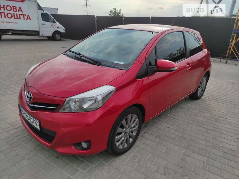 Хэтчбек Toyota Yaris 2013 в Одессе