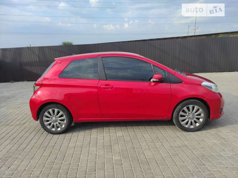 Хэтчбек Toyota Yaris 2013 в Одессе