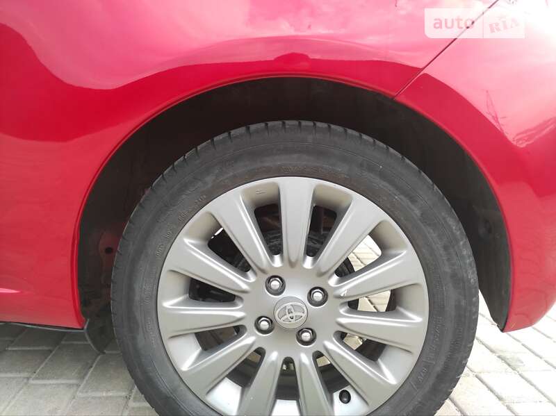 Хэтчбек Toyota Yaris 2013 в Одессе