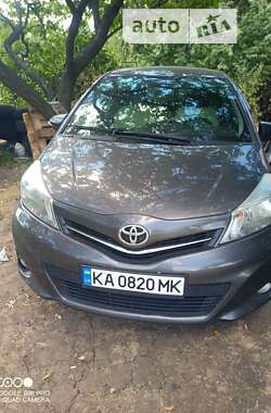 Хетчбек Toyota Yaris 2013 в Києві