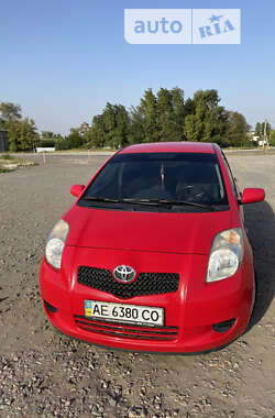 Хетчбек Toyota Yaris 2008 в Дніпрі