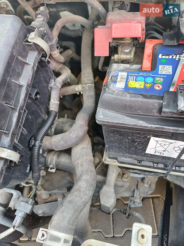 Хэтчбек Toyota Yaris 2011 в Могилев-Подольске