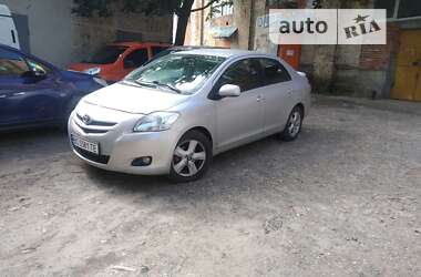 Седан Toyota Yaris 2008 в Львове