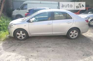 Седан Toyota Yaris 2008 в Львове