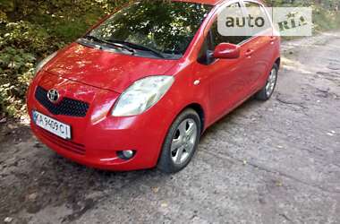 Хетчбек Toyota Yaris 2007 в Острозі