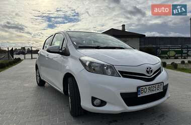 Хетчбек Toyota Yaris 2013 в Рокитному