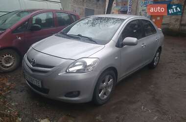 Седан Toyota Yaris 2008 в Львові