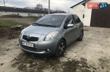 Хетчбек Toyota Yaris 2006 в Коломиї