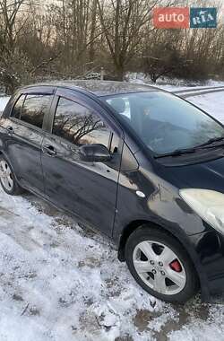 Хэтчбек Toyota Yaris 2005 в Чернигове