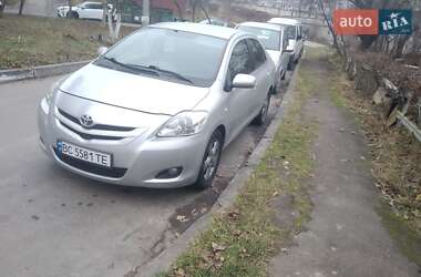 Седан Toyota Yaris 2008 в Львове