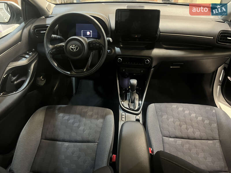 Хэтчбек Toyota Yaris 2024 в Одессе