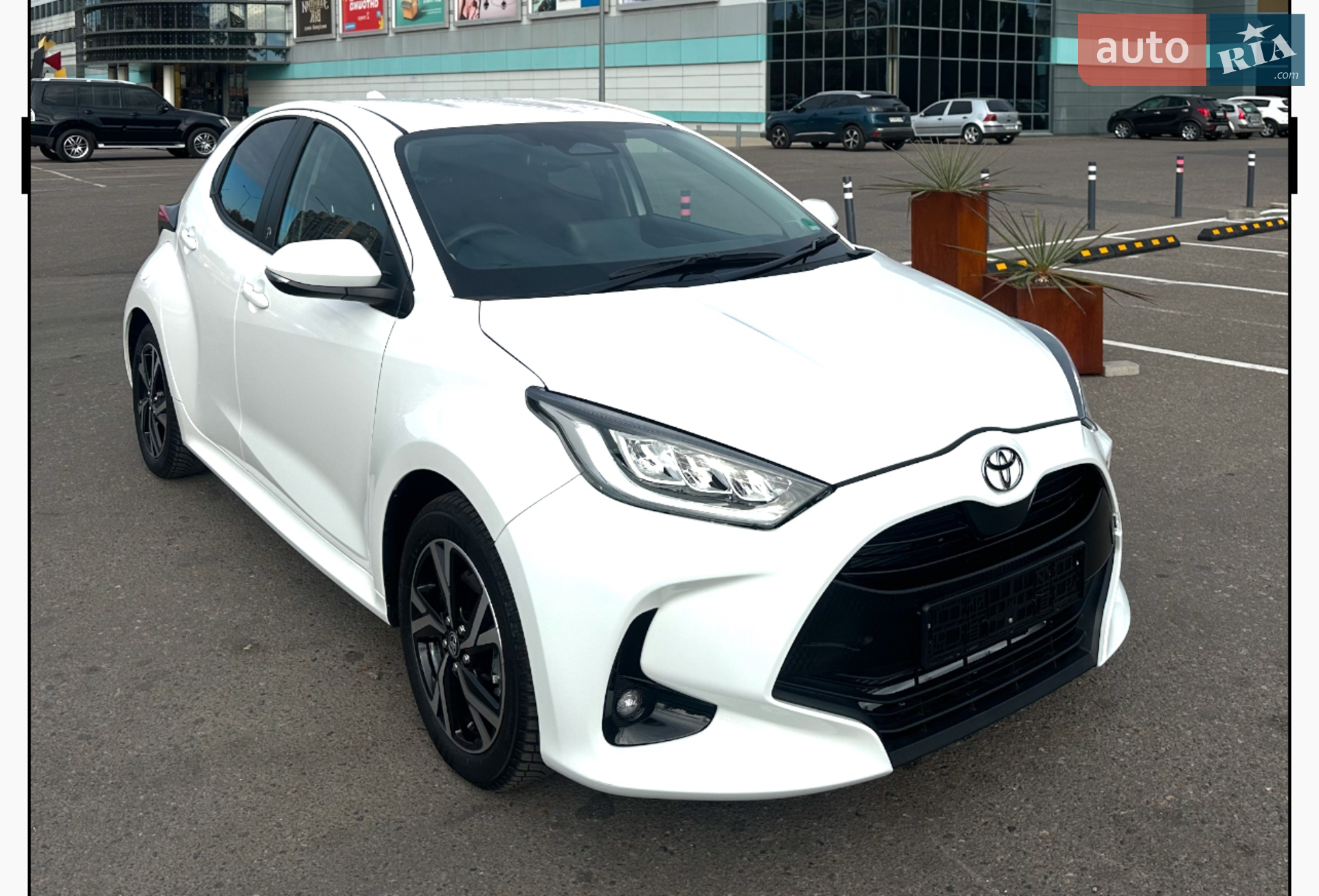 2024 Toyota Yaris - фото 1