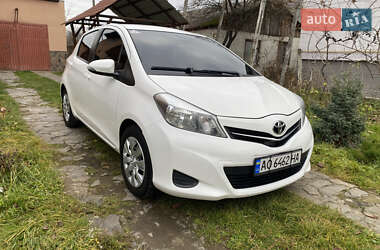 Хетчбек Toyota Yaris 2013 в Ужгороді