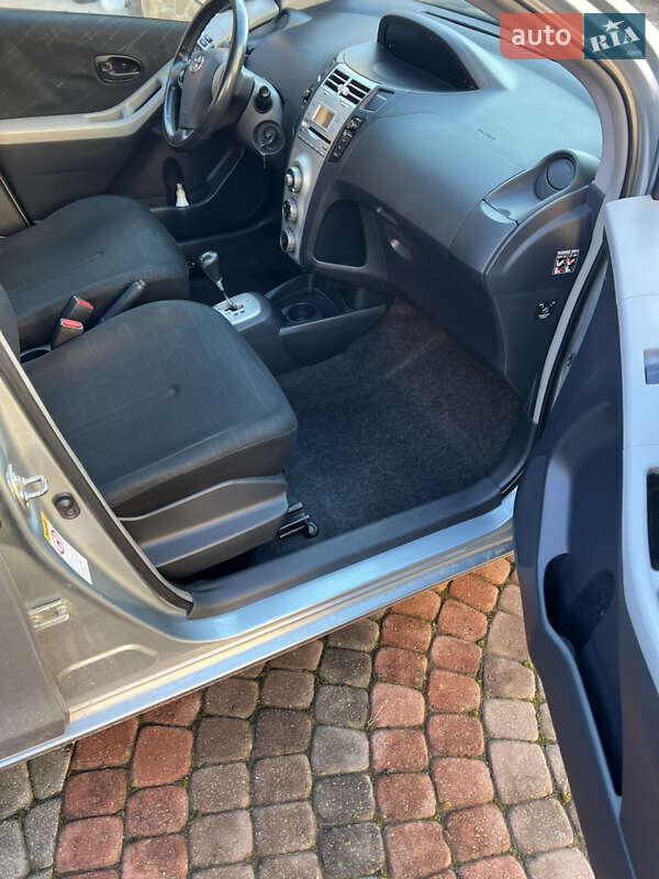 Хэтчбек Toyota Yaris 2006 в Самборе