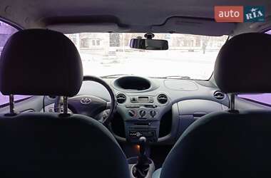 Хэтчбек Toyota Yaris 2000 в Харькове