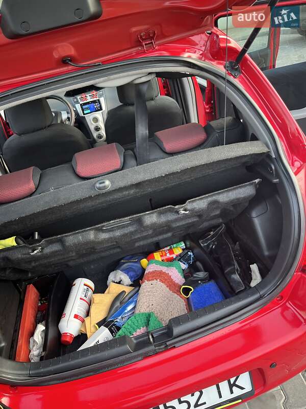 Хетчбек Toyota Yaris 2006 в Чорноморську