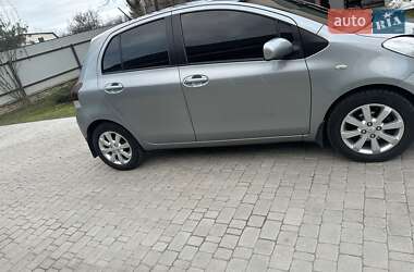 Хэтчбек Toyota Yaris 2009 в Киеве