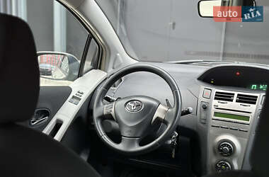 Хетчбек Toyota Yaris 2011 в Києві