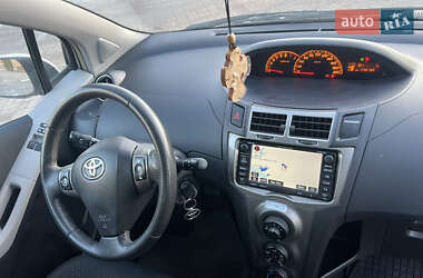 Хетчбек Toyota Yaris 2010 в Дубні