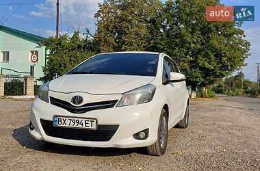 Хетчбек Toyota Yaris 2014 в Хотині