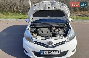 Хэтчбек Toyota Yaris 2012 в Березовке