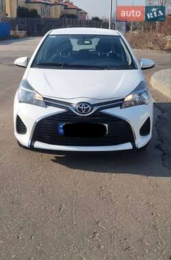 Хетчбек Toyota Yaris 2016 в Києві