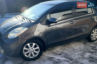 Хэтчбек Toyota Yaris 2008 в Луцке