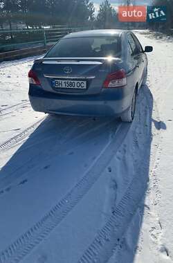 Седан Toyota Yaris 2007 в Пулинах