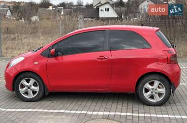 Хэтчбек Toyota Yaris 2006 в Дубно