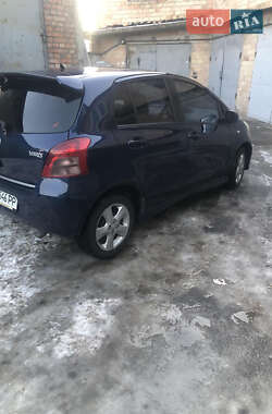 Хэтчбек Toyota Yaris 2008 в Киеве