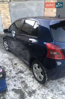 Хэтчбек Toyota Yaris 2008 в Киеве