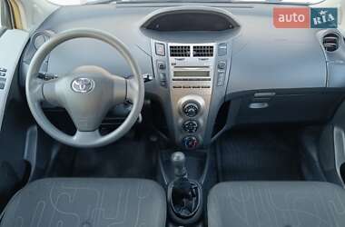 Хэтчбек Toyota Yaris 2011 в Киеве