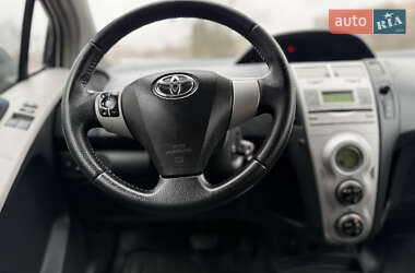 Хэтчбек Toyota Yaris 2007 в Ровно