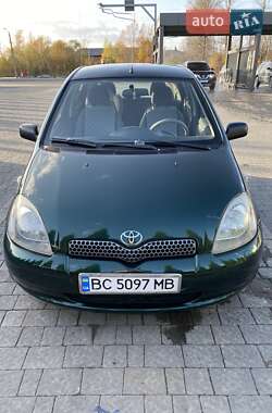 Хэтчбек Toyota Yaris 2001 в Надворной