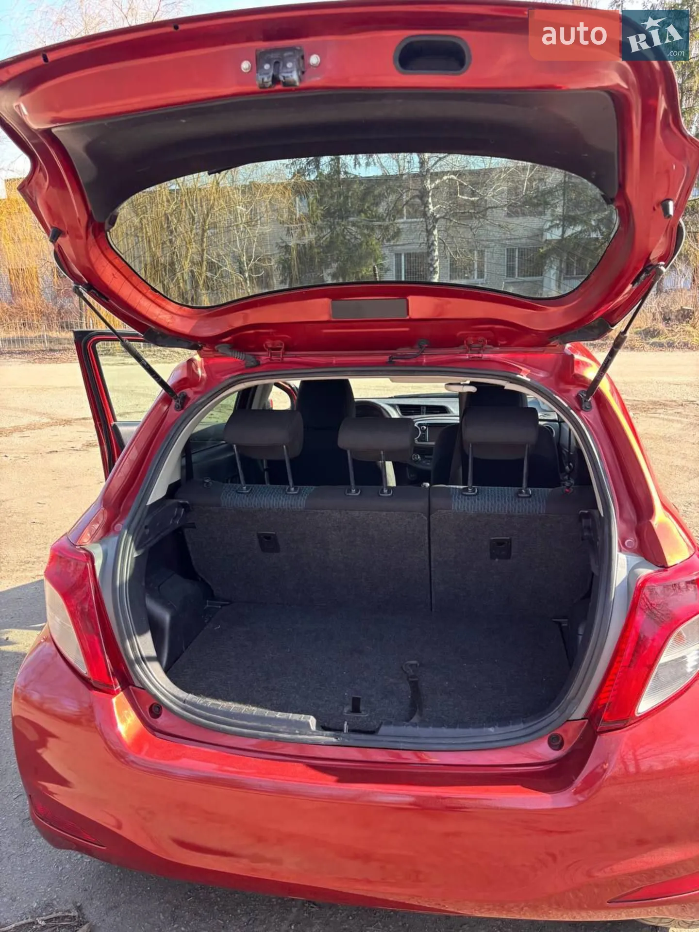 2011 Toyota Yaris - мініатюра 3