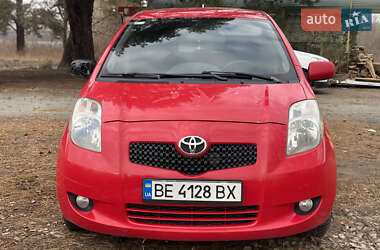 Хэтчбек Toyota Yaris 2006 в Киеве