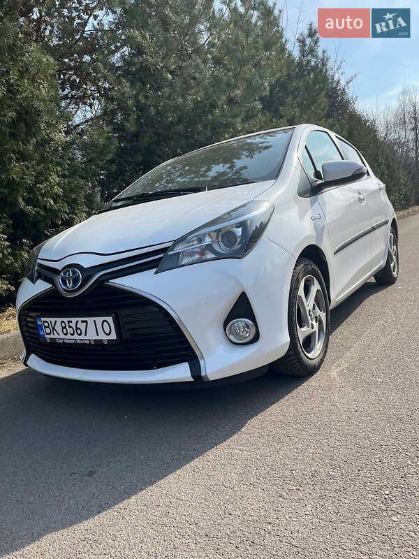 Хетчбек Toyota Yaris 2016 в Рівному