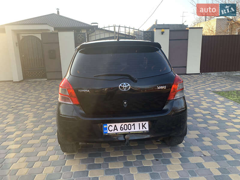 Хэтчбек Toyota Yaris 2010 в Черкассах