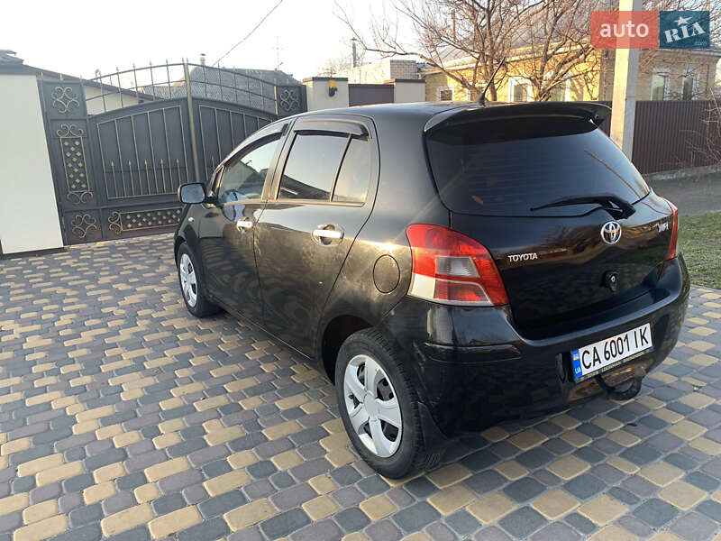 Хэтчбек Toyota Yaris 2010 в Черкассах
