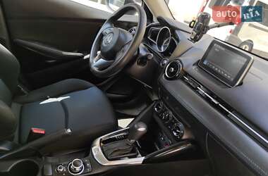 Седан Toyota Yaris 2015 в 