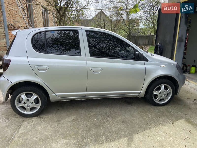 Хэтчбек Toyota Yaris 1999 в Львове