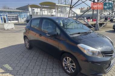 Хэтчбек Toyota Yaris 2013 в Черновцах